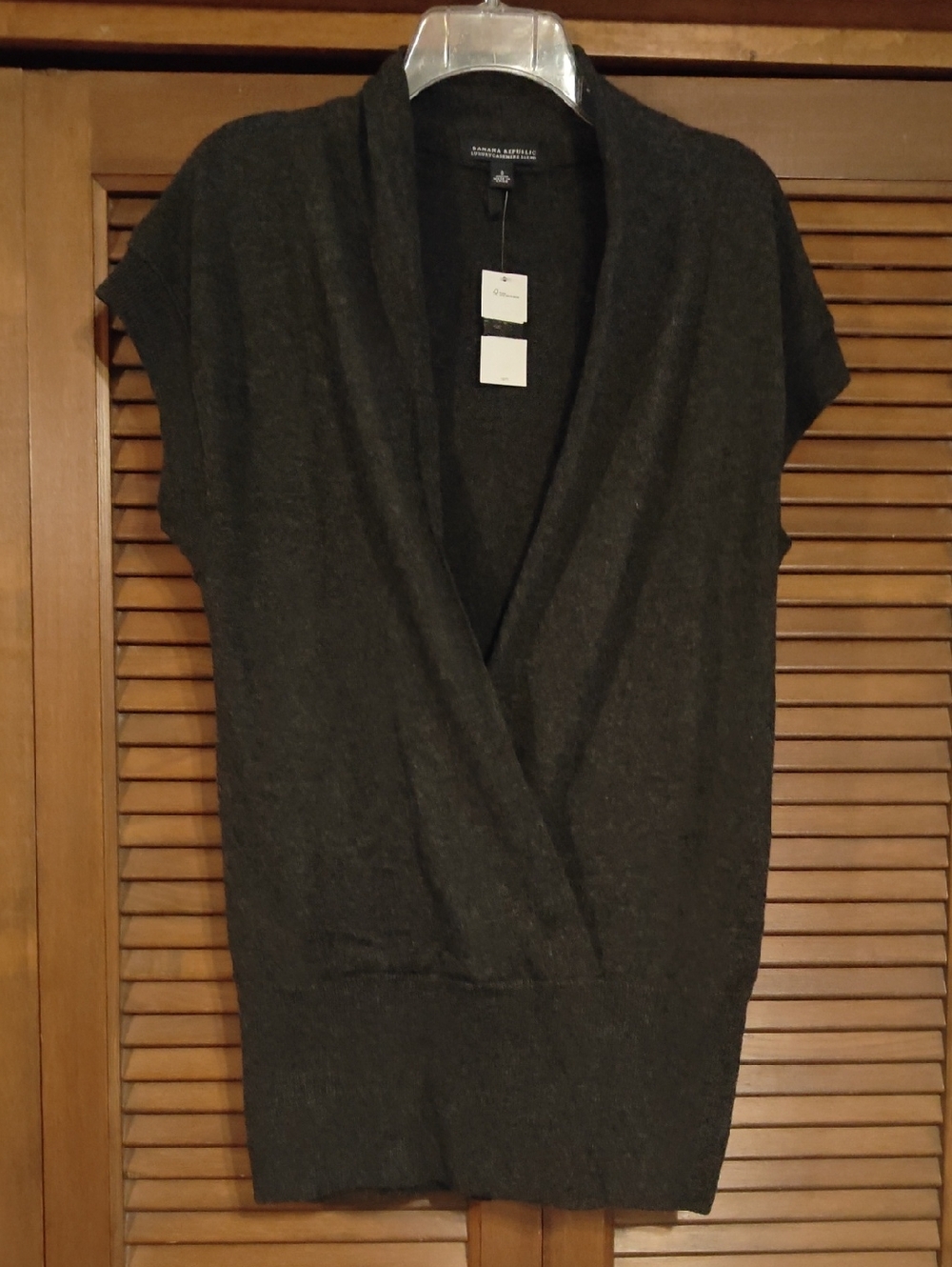 NWT Banana Republic Charcoal Gray Draped V-Neck Short-Sleeve Sweater